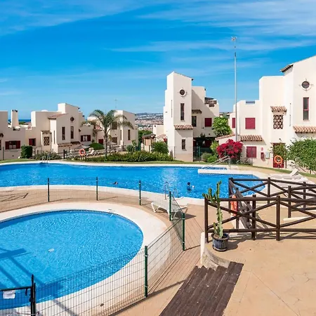 Beautiful Penthouse In Casares With Rooftop Terrace And Seaview Διαμέρισμα *