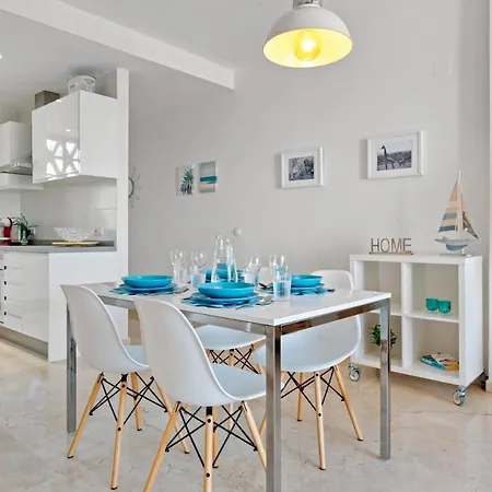 Beautiful Penthouse In Casares With Rooftop Terrace And Seaview *